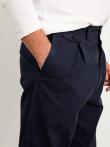 Men | Long Inseam Standard Pleated Pant | Chino Dark Navy