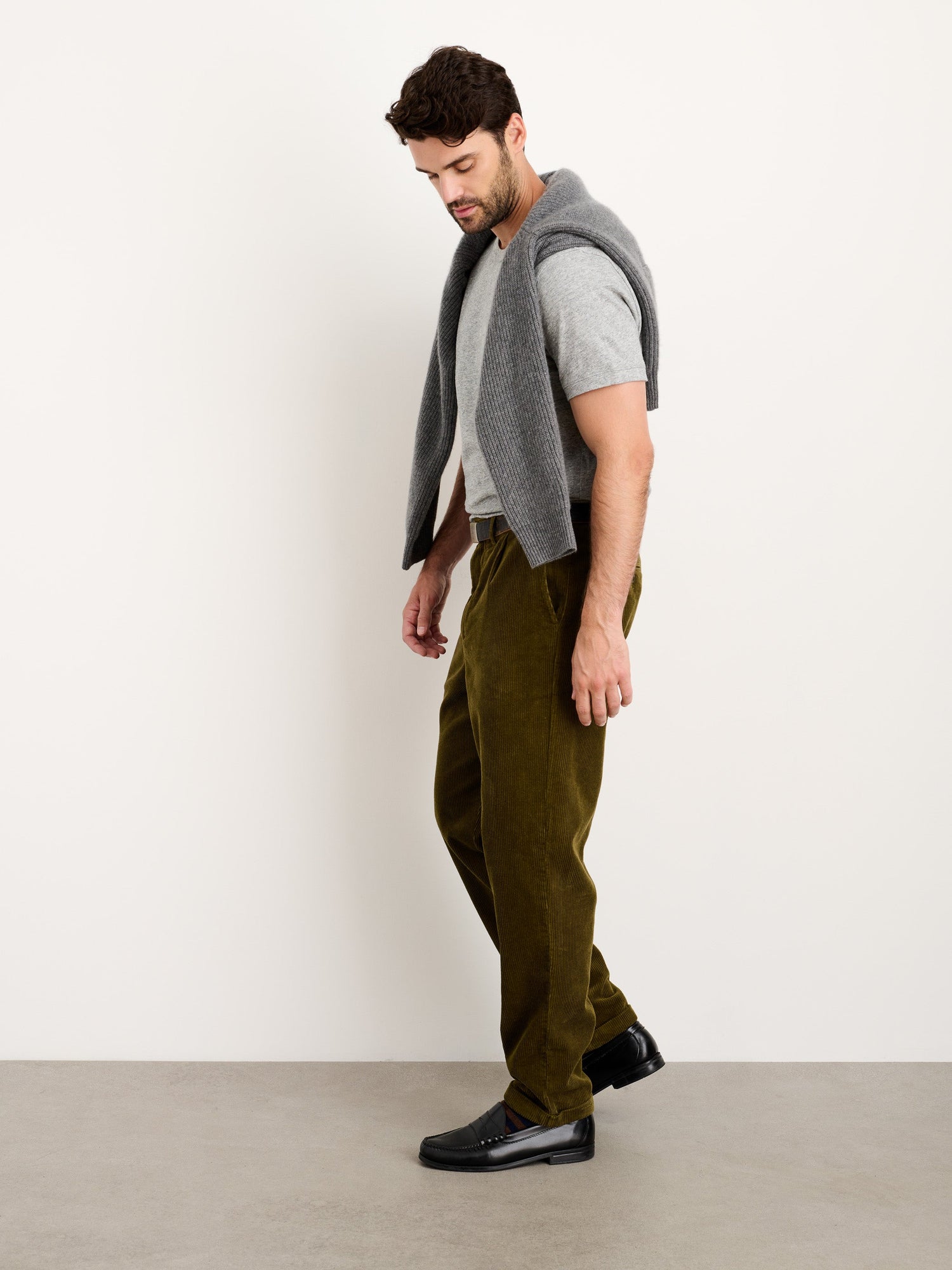 Men | Standard Pleated Pant | Corduroy (Long Inseam) Dark Olive