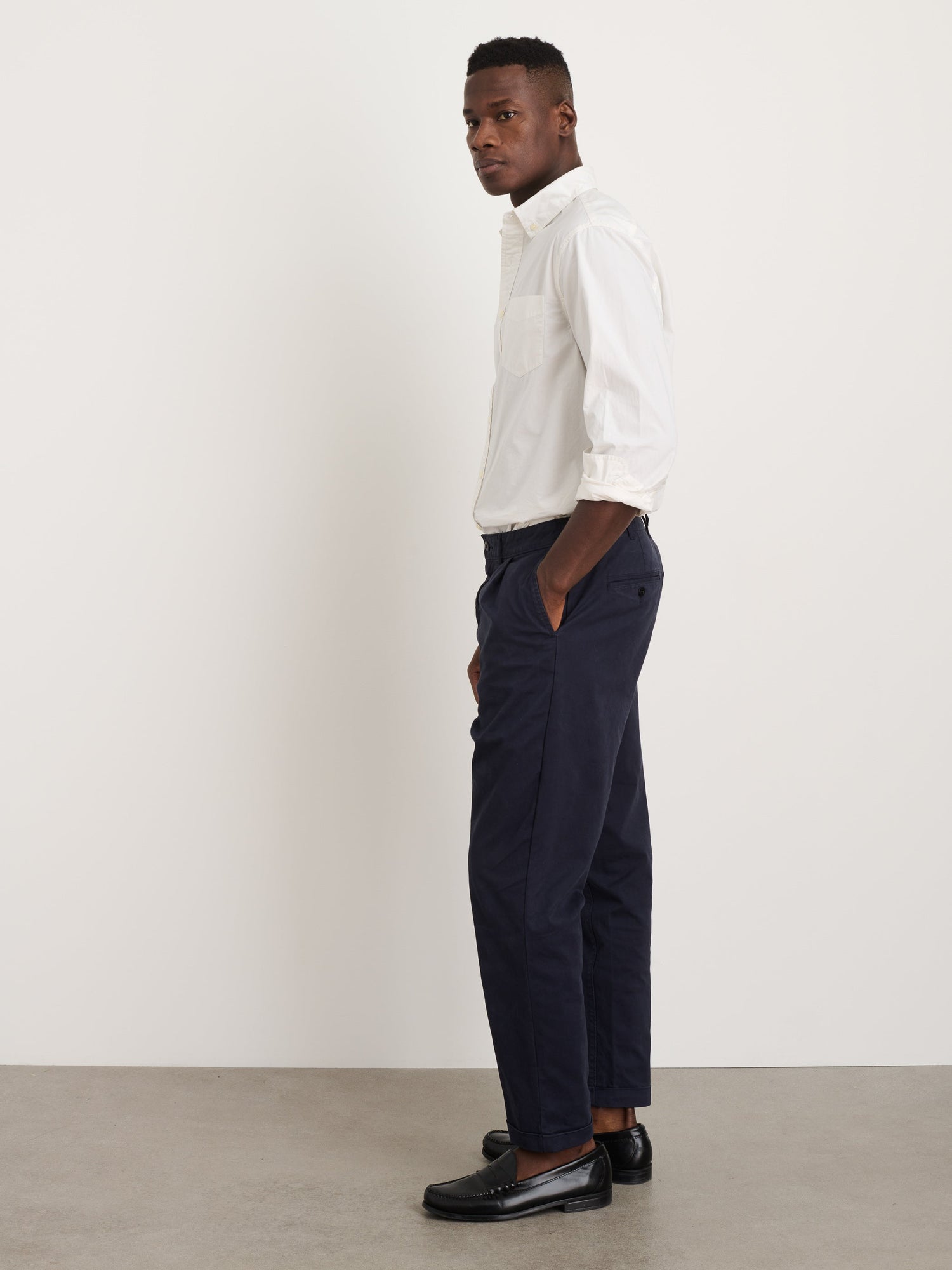 Men | Long Inseam Standard Pleated Pant | Chino Dark Navy