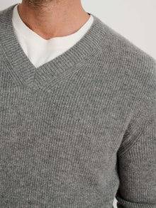 Men | V-Neck Sweater | Lightweight Cashmere Heather Grey