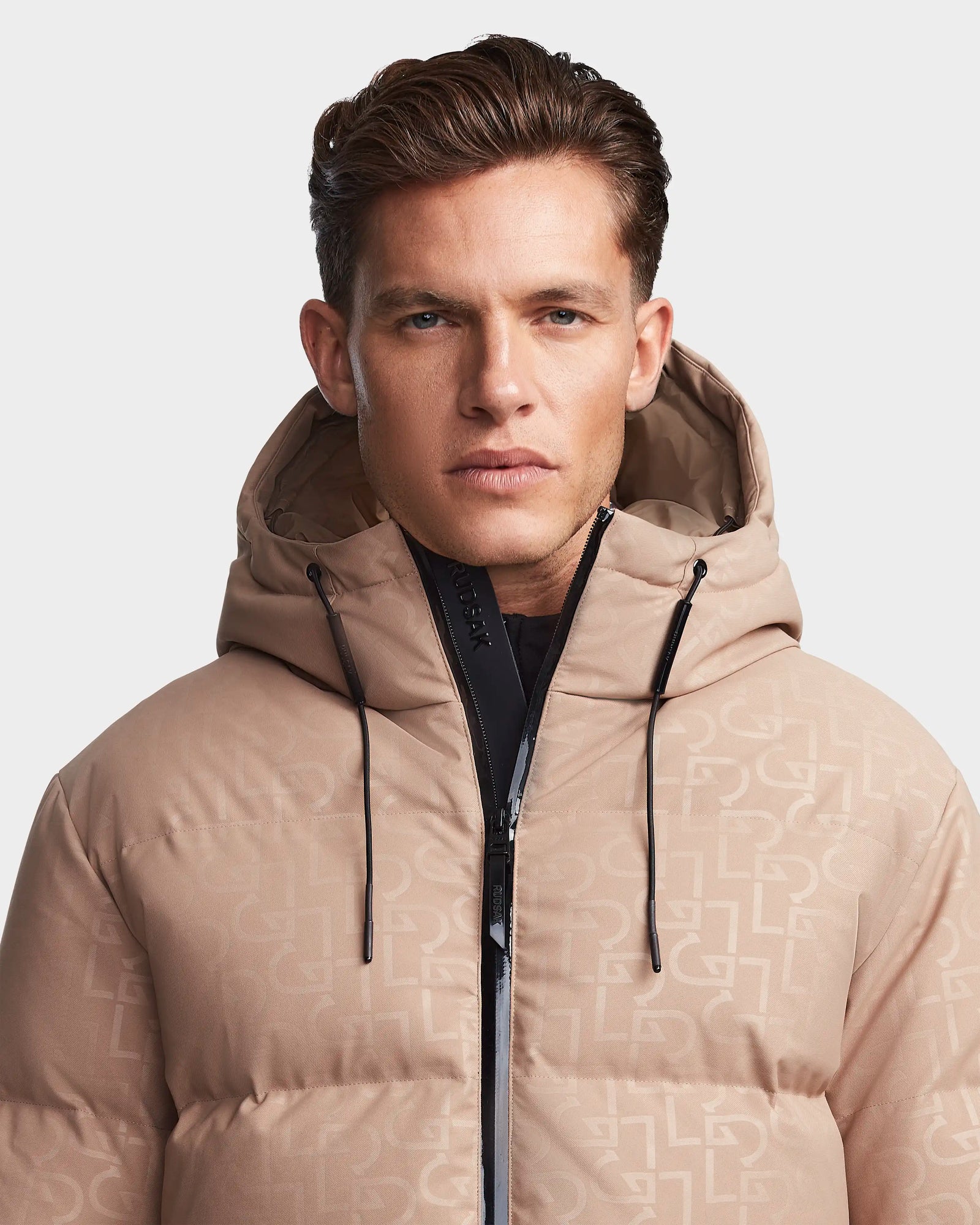 Men | DANIEL J Down Puffer | Sand