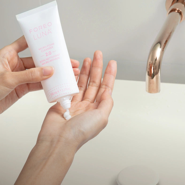 LUNA Micro-Foam Cleanser 2.0 | White/Pink