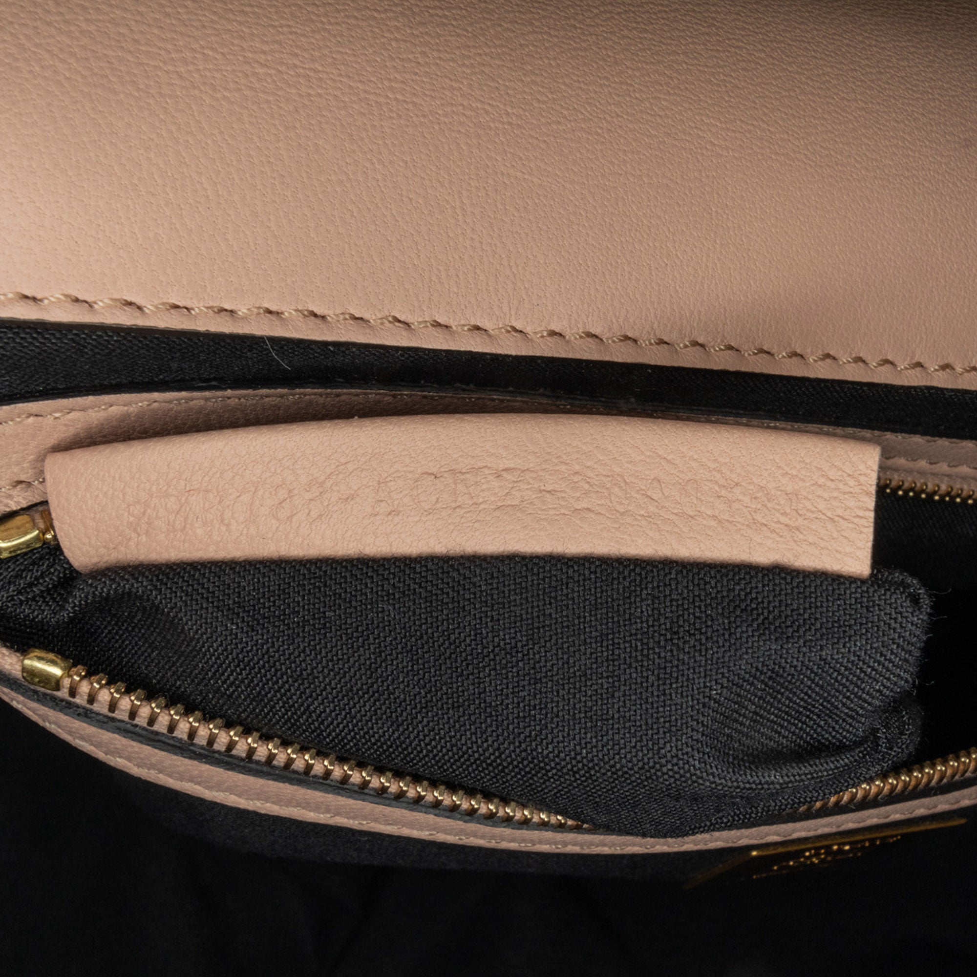 Fendi | Pre-Owned Bicolor Leather Chain Midi Baguette | Pink