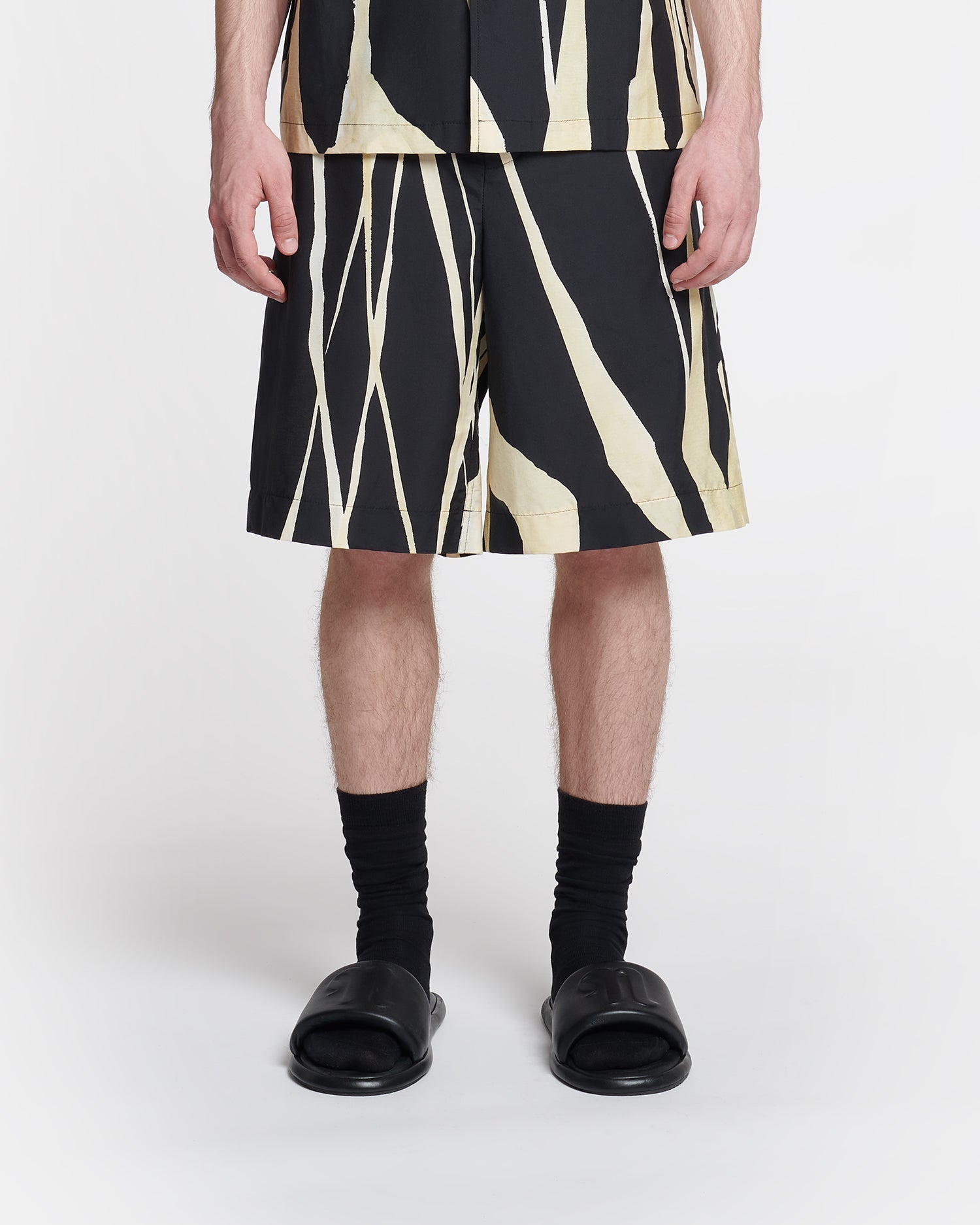 Mens | Felix Printed Silk And Cotton Blend Bermuda Shorts | Light Fringe