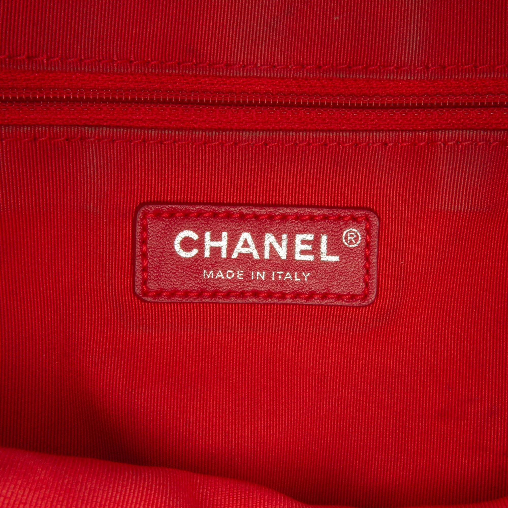 Chanel | Pre-Owned Tweed Street Allure Camera Bag | Red
