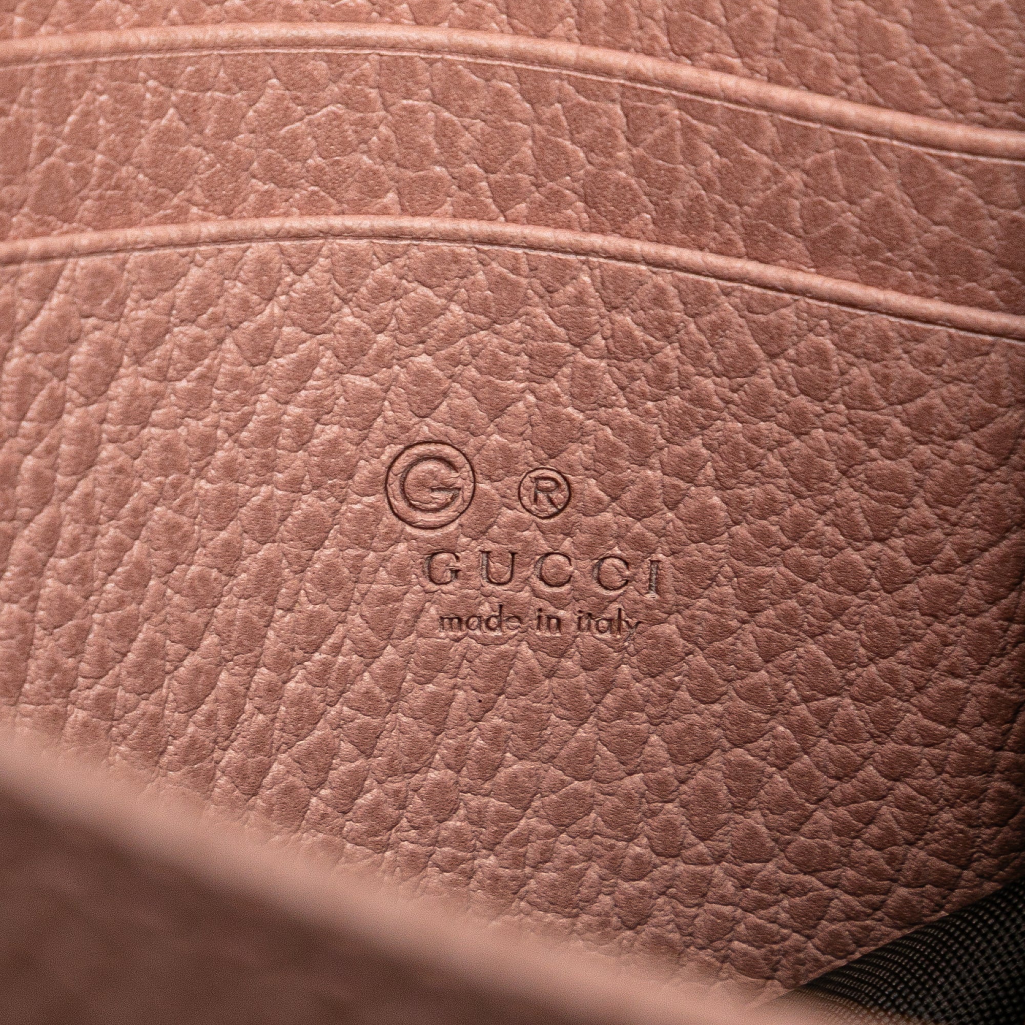 Gucci | Pre-Owned Interlocking G Dollar Wallet on Chain | Pink/Light Pink