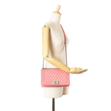 Chanel | Pre-Owned Old Medium Chevron Lambskin Boy Flap | Pink