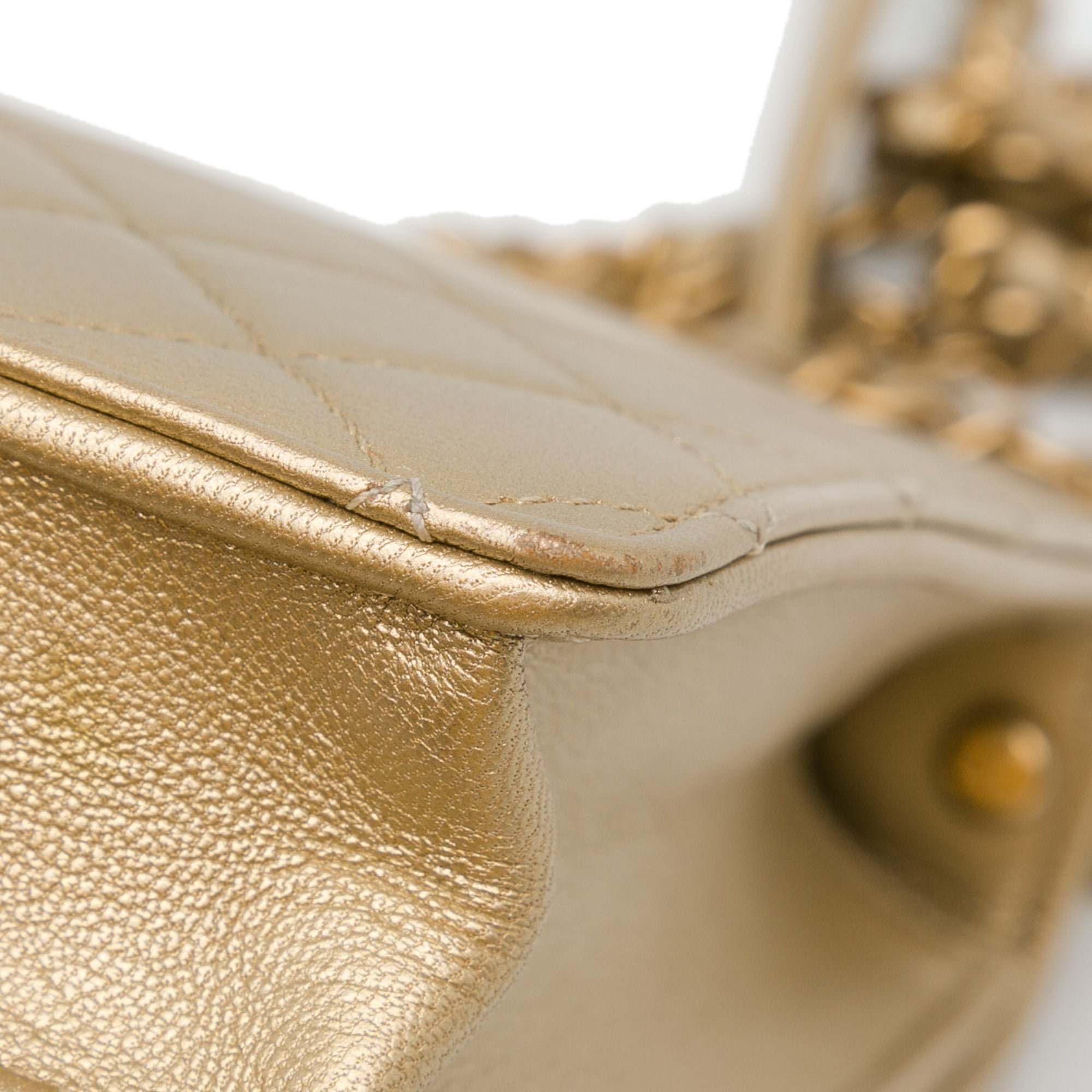 Chanel | Pre-Owned Small Lambskin Chic Pearls Flap | Gold