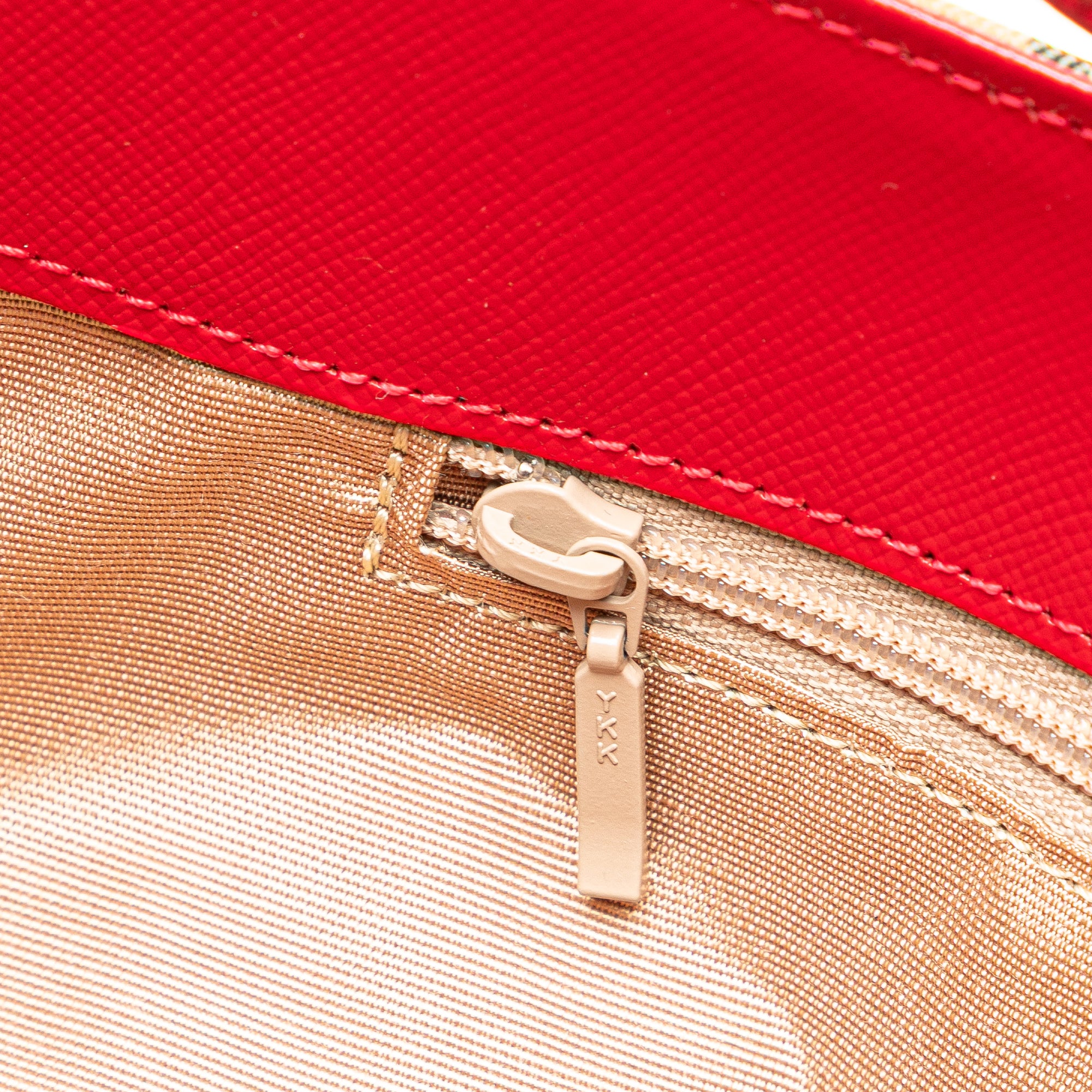 Burberry | Pre-Owned Haymarket Check Canvas Tote | Brown/Beige