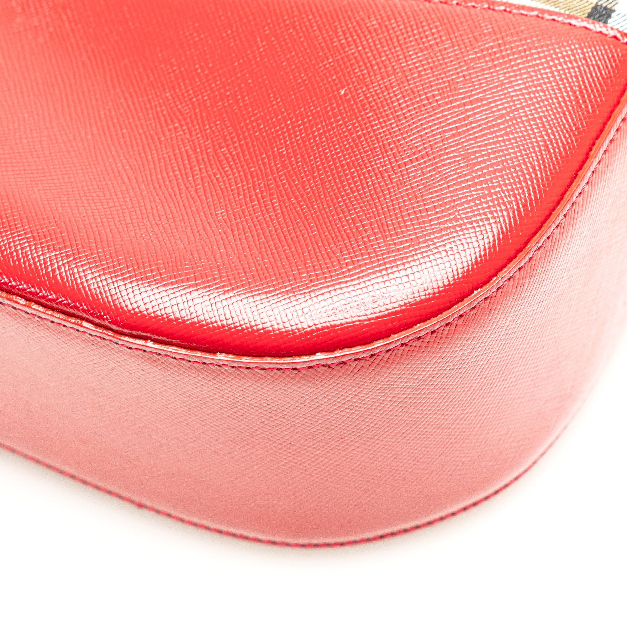 Burberry | Pre-Owned Haymarket Check Canvas Tote | Brown/Beige