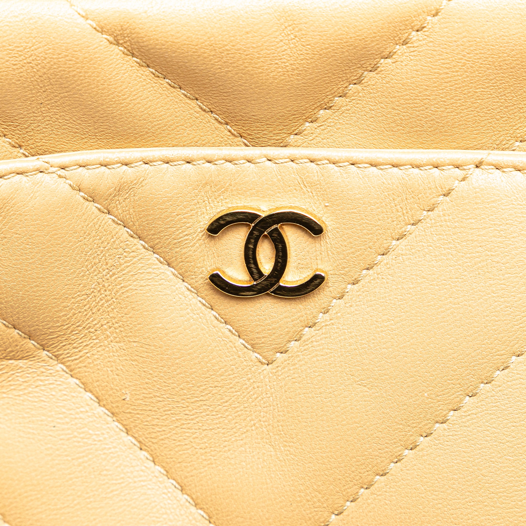Chanel | Pre-Owned CC Chevron Quilted Lambskin Chain Shoulder Bag | Brown/Beige