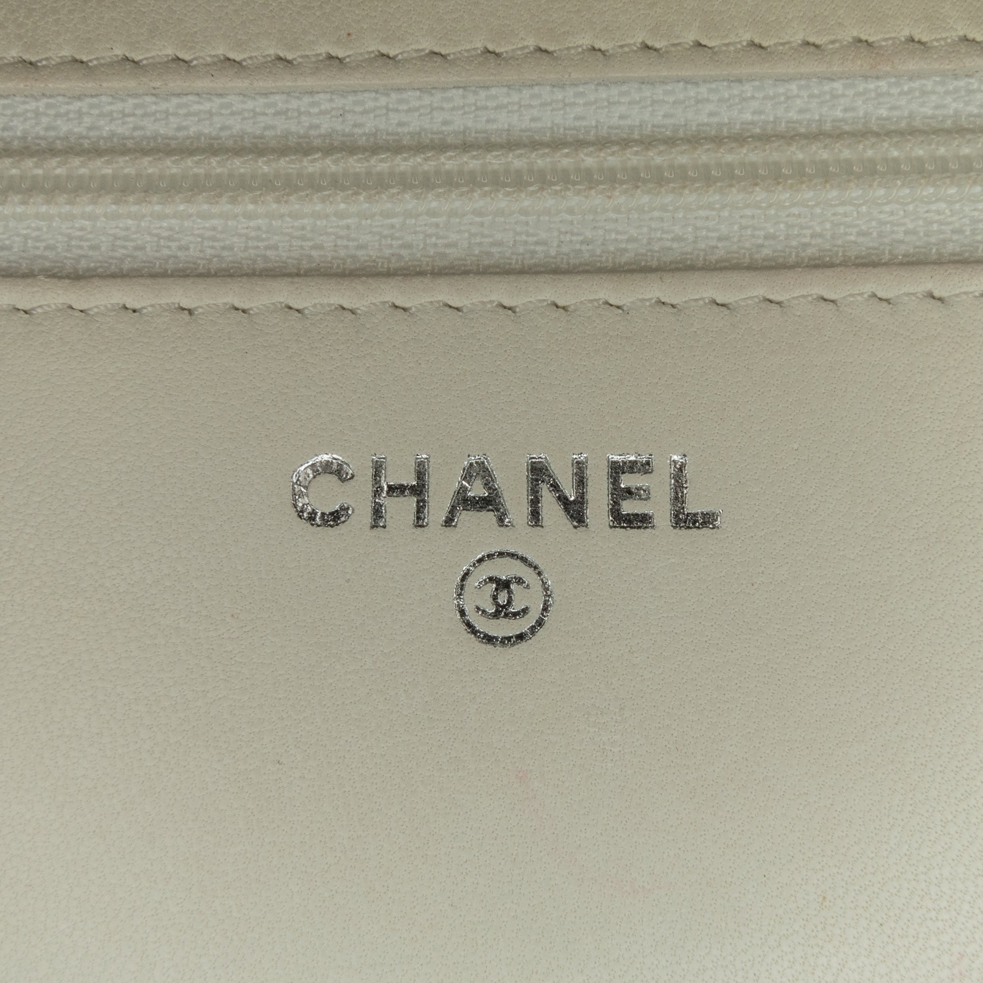 Chanel | Pre-Owned CC Coated Tweed Wallet On Chain - II | Brown/Beige