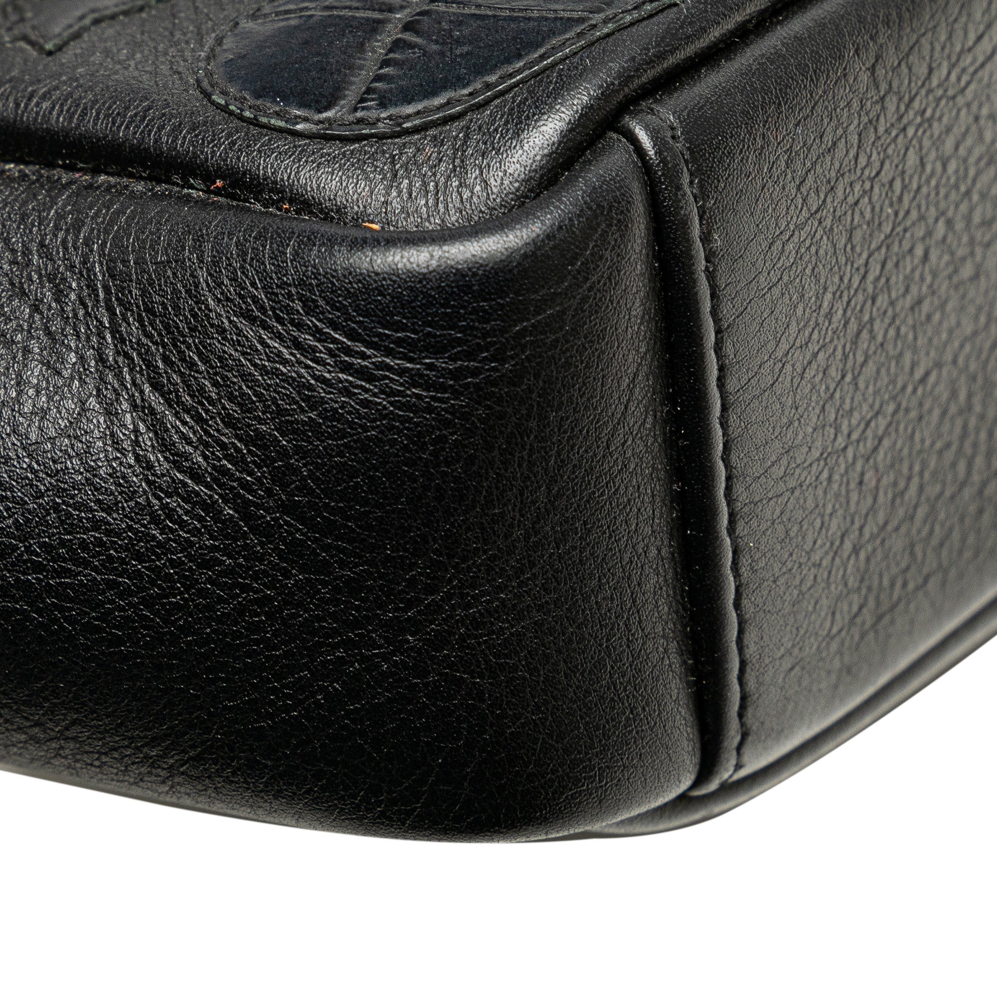 Saint Laurent | Pre-Owned Medium Monogram Heart Patchwork Chain Wallet | Black