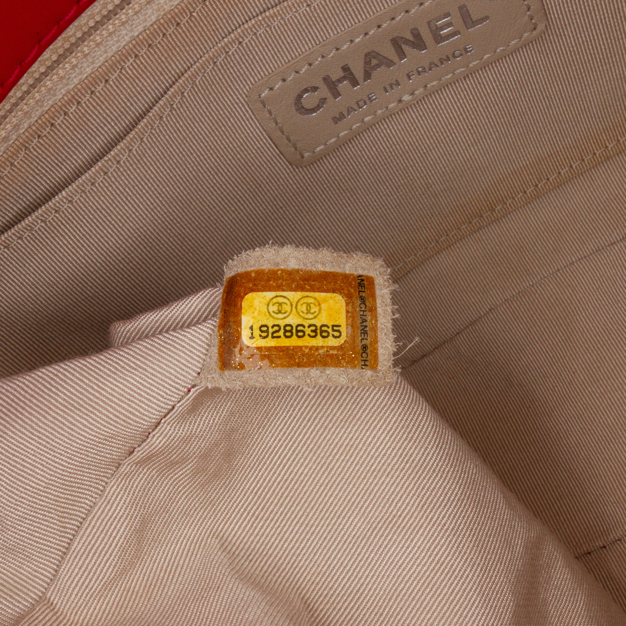 Chanel | Pre-Owned Medium Perforated Lambskin Punch Flap | Red