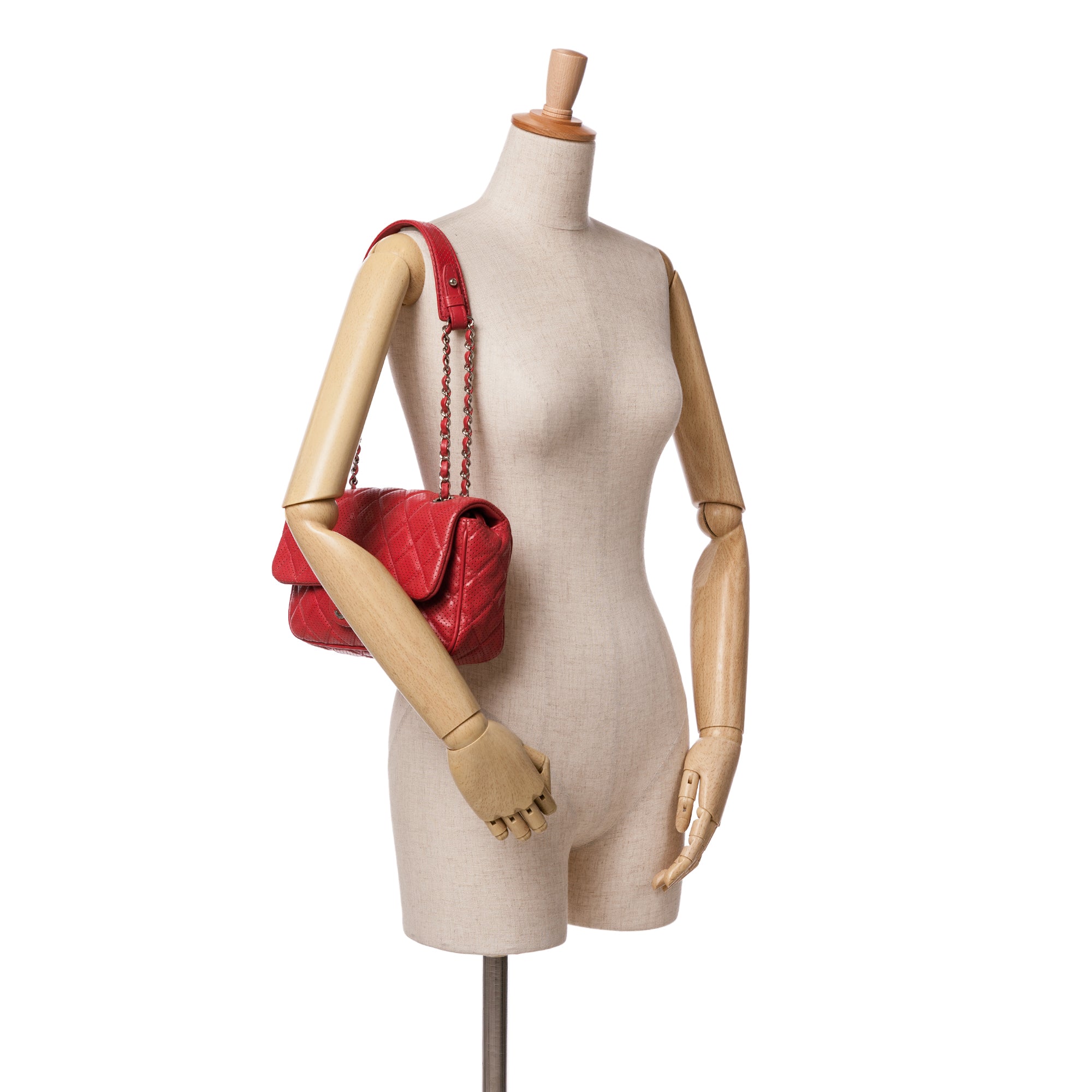 Chanel | Pre-Owned Medium Perforated Lambskin Punch Flap | Red