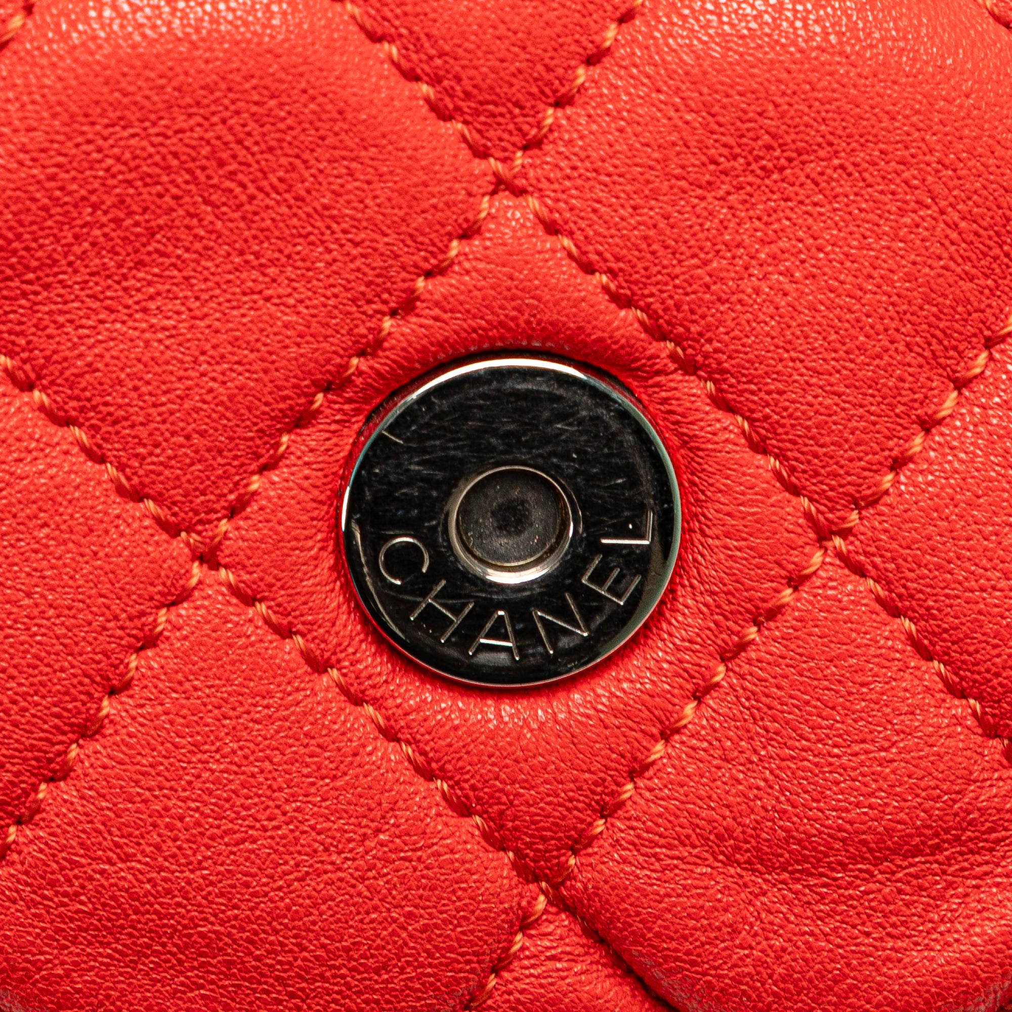 Chanel | Pre-Owned Large Quilted Lambskin Chain Around Flap | Red