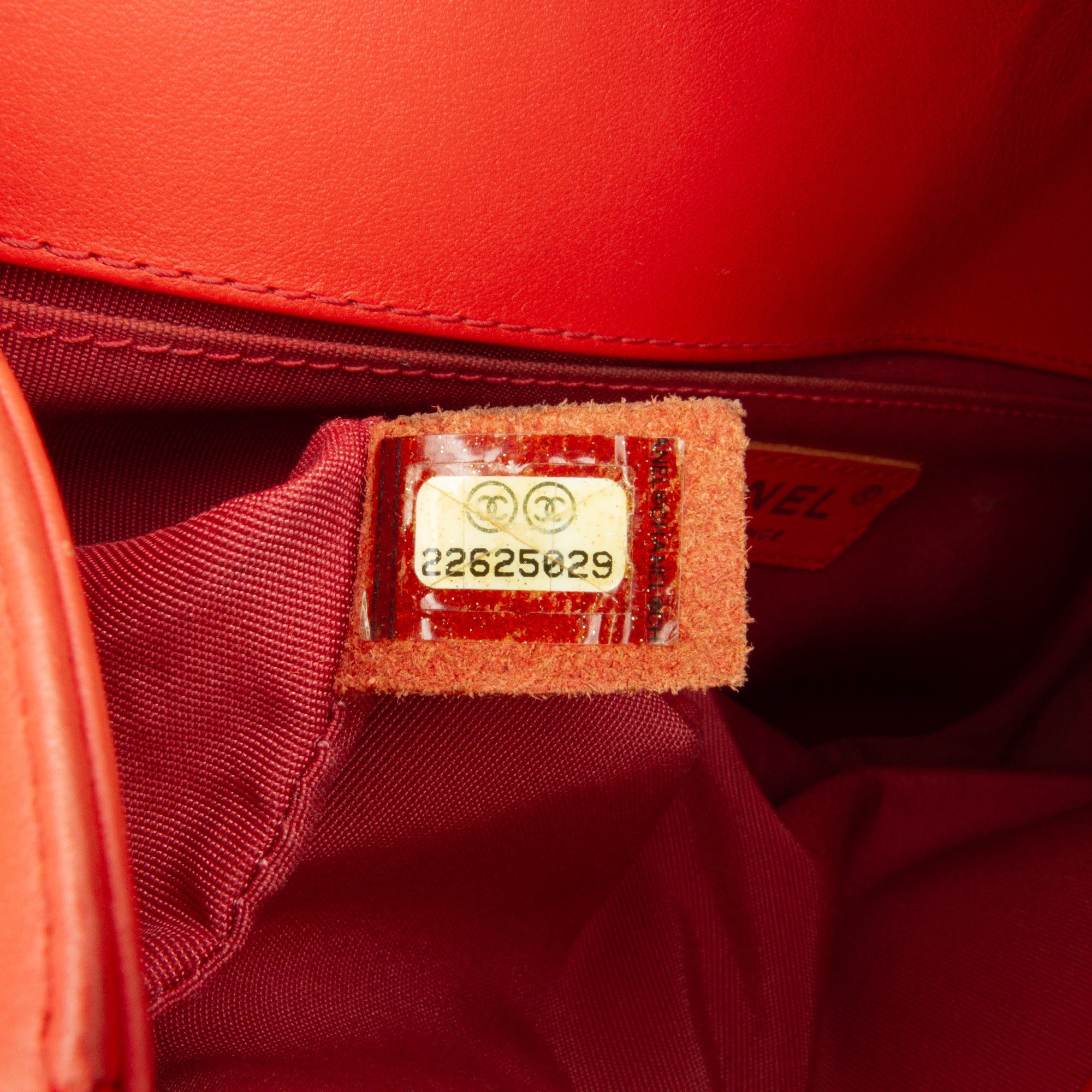 Chanel | Pre-Owned Old Medium Chevron Calfskin Boy Flap | Red/Indian Red