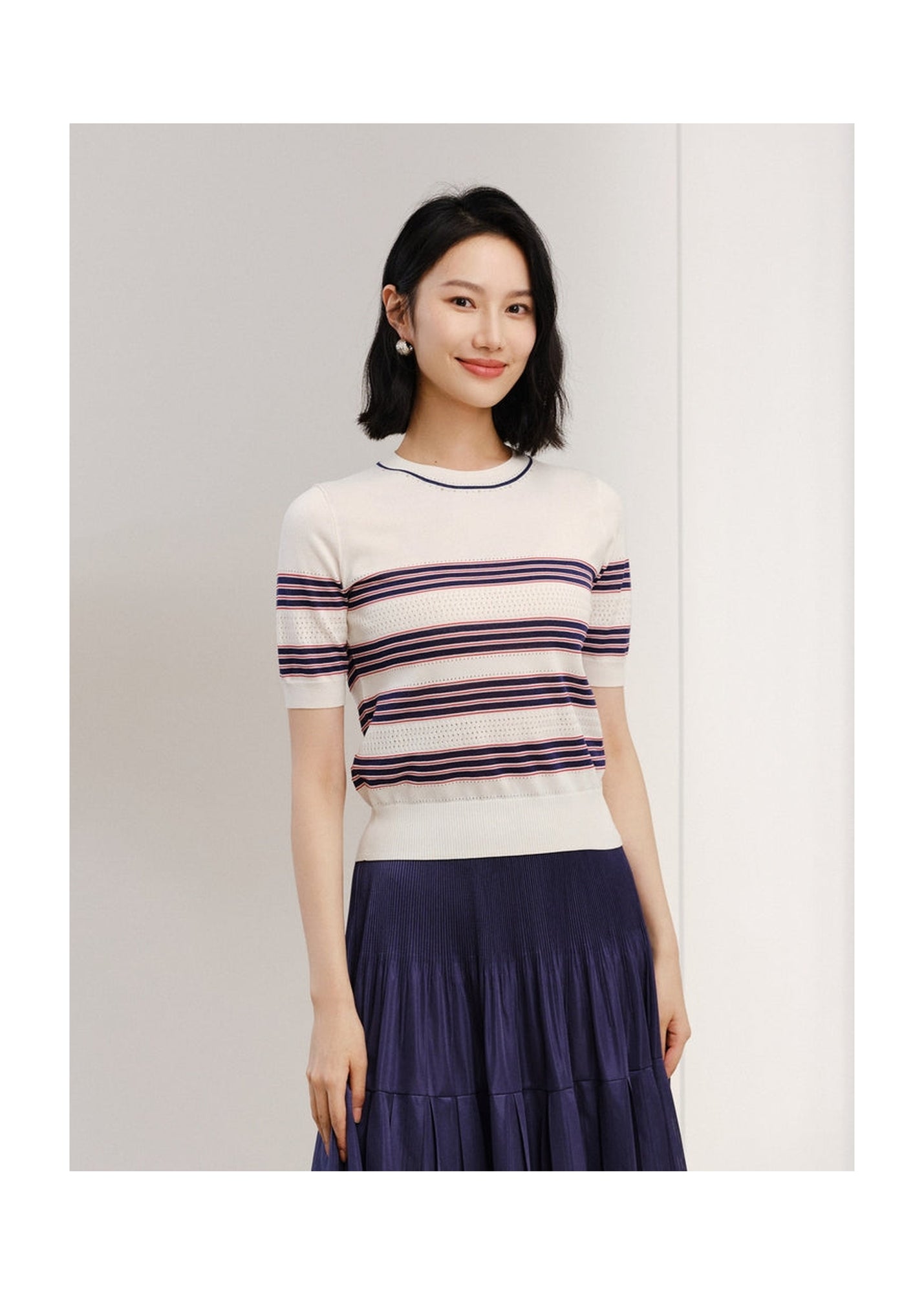 Round Neck Sweater | White