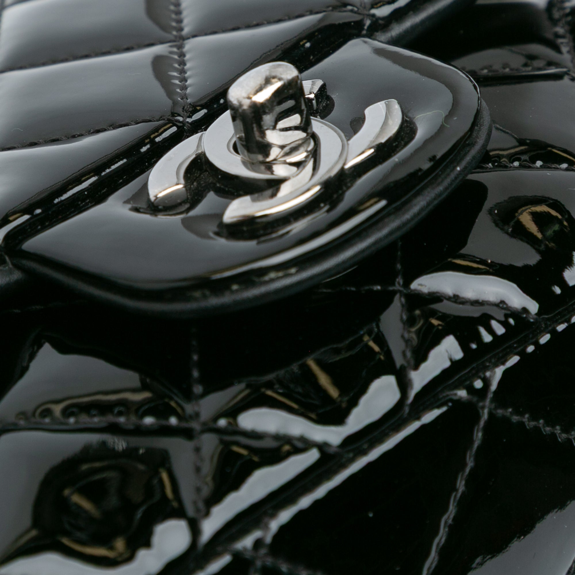 Chanel | Pre-Owned Mini Square Classic Patent Single Flap - III | Black