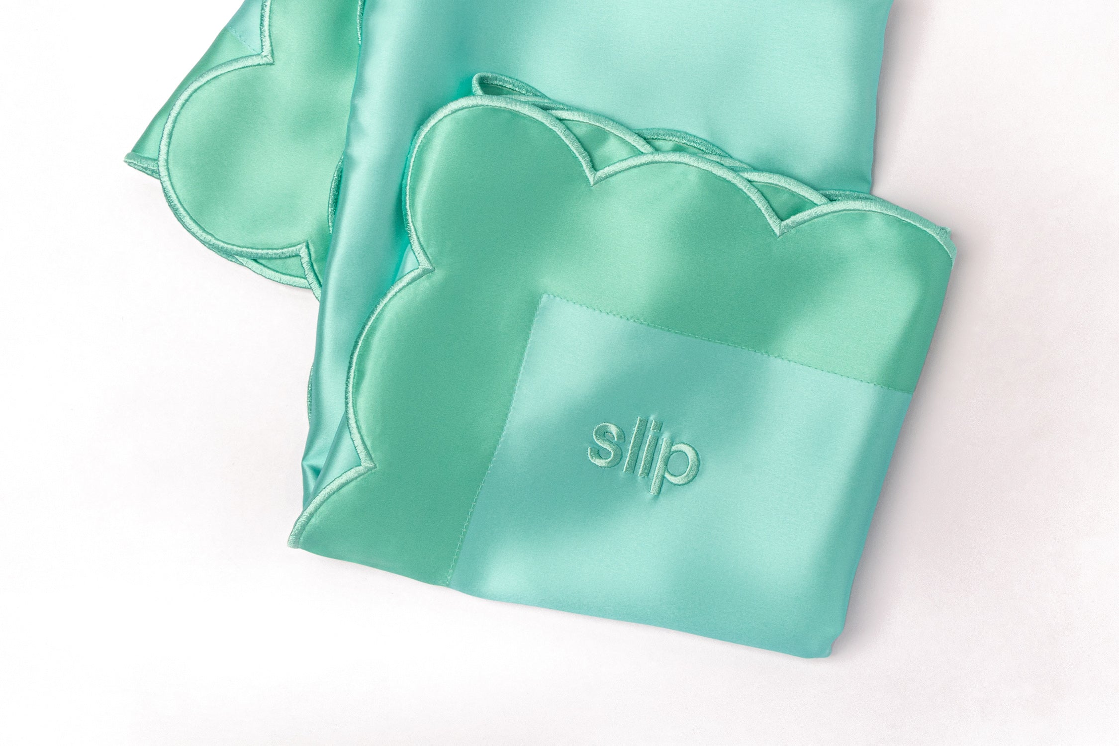 Queen Zippered Pillowcase with Scalloped Edge | Turquoise