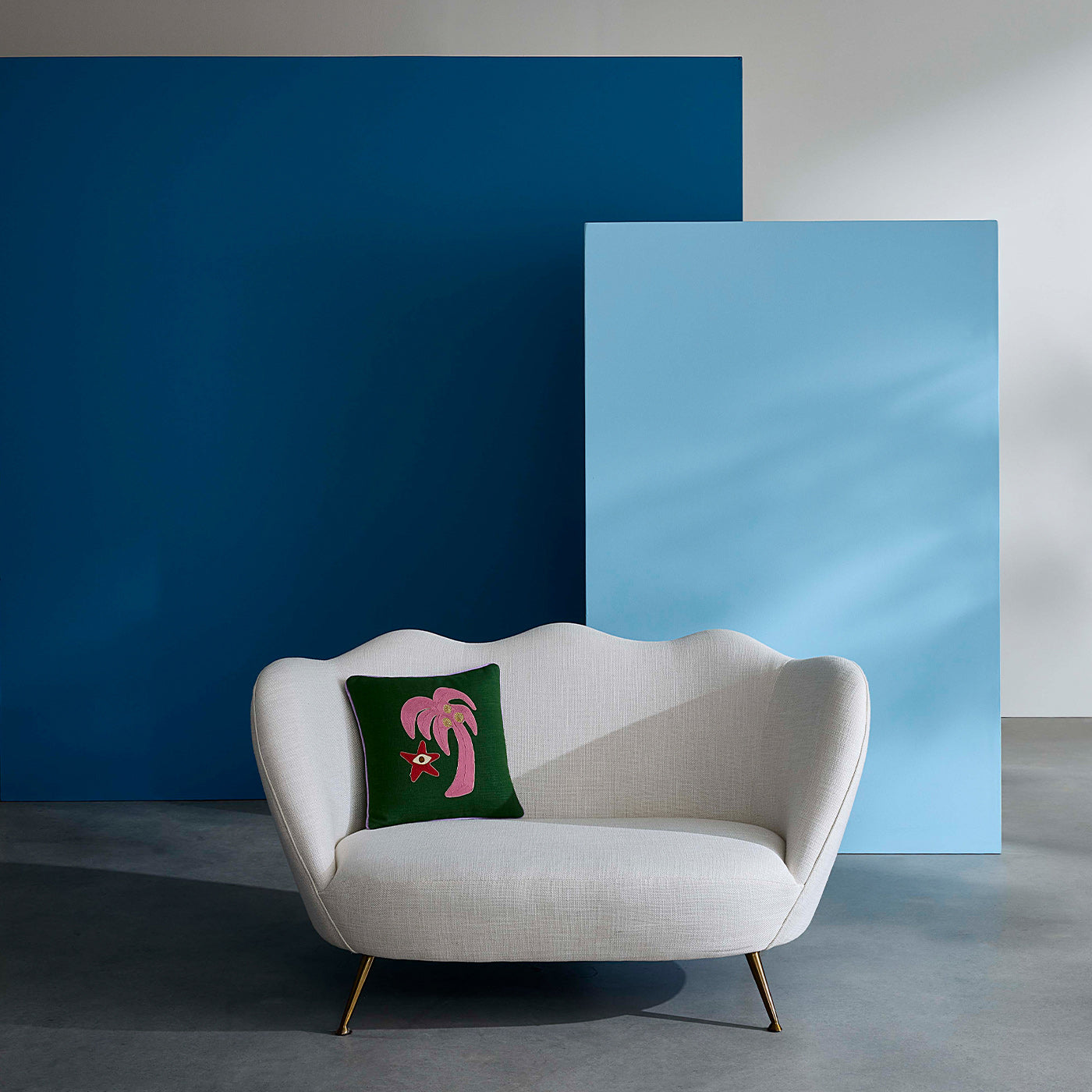 Ripple Apartment Sofa with Playa Pillow