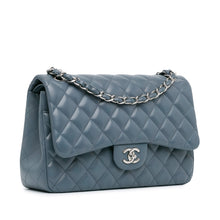 Chanel | Pre-Owned Jumbo Classic Lambskin Double Flap - I | Blue/Dark Blue