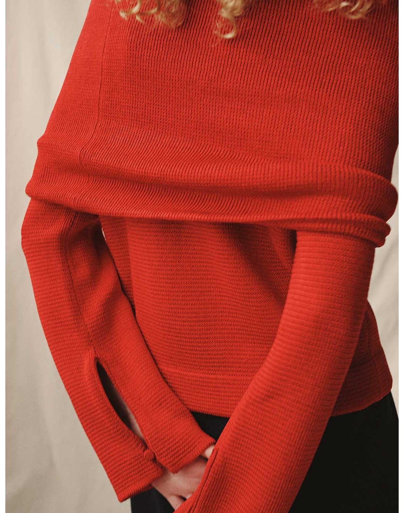 The Evening Wrap | Scarlet