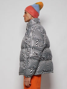 Men | VETEMENTS | Zebra Print Logo Puffer Jacket | Black & White