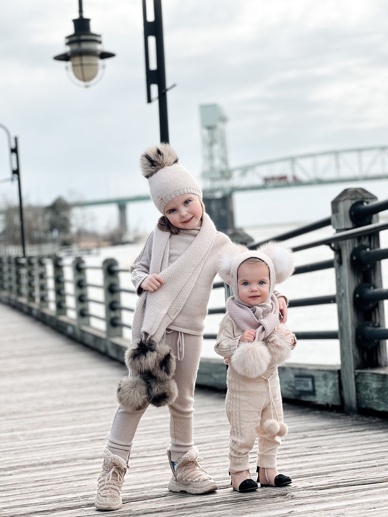 Unisex | Honeycomb Cashmere Fur Pom Scarf White Fur Poms | Beige
