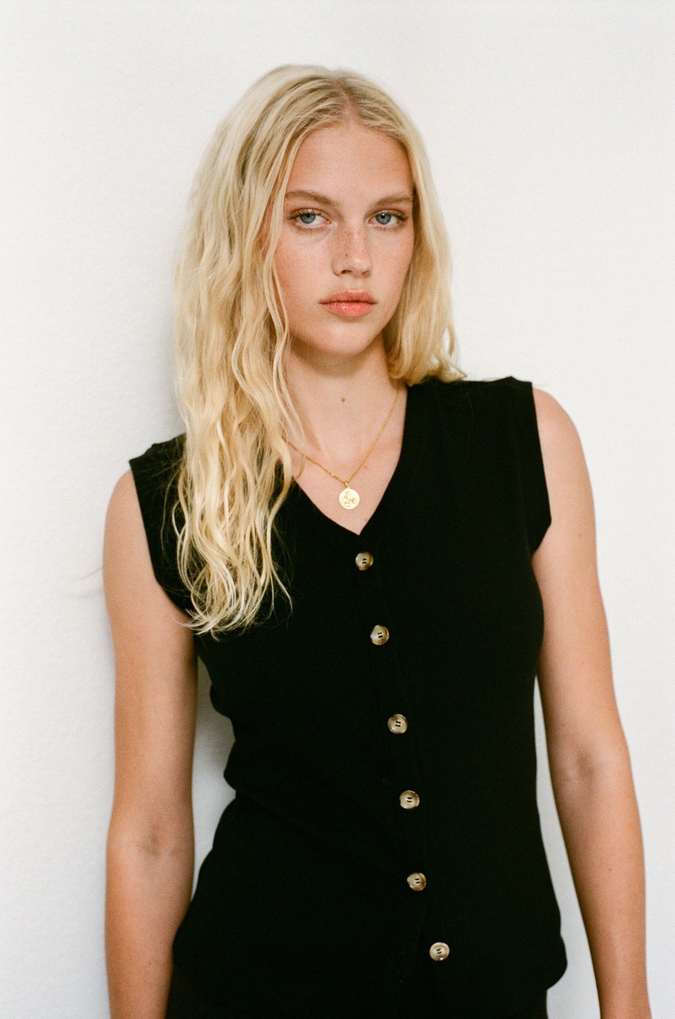 Flora Vest | Black