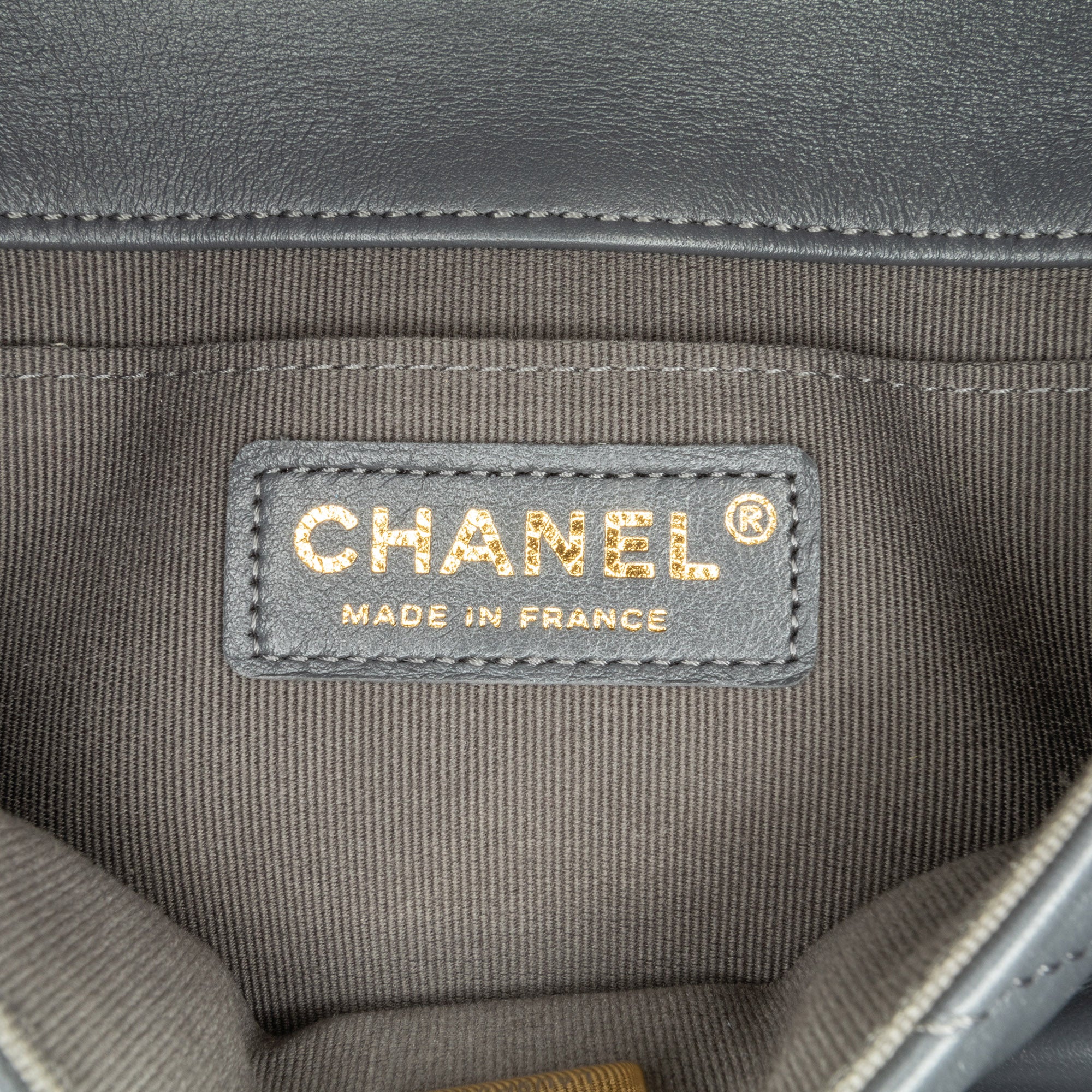 Chanel | Pre-Owned Mini Quilted Lambskin Crush on Chains Flap | Blue/Navy