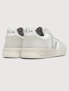 Veja | V-10 | White Natural Pierre