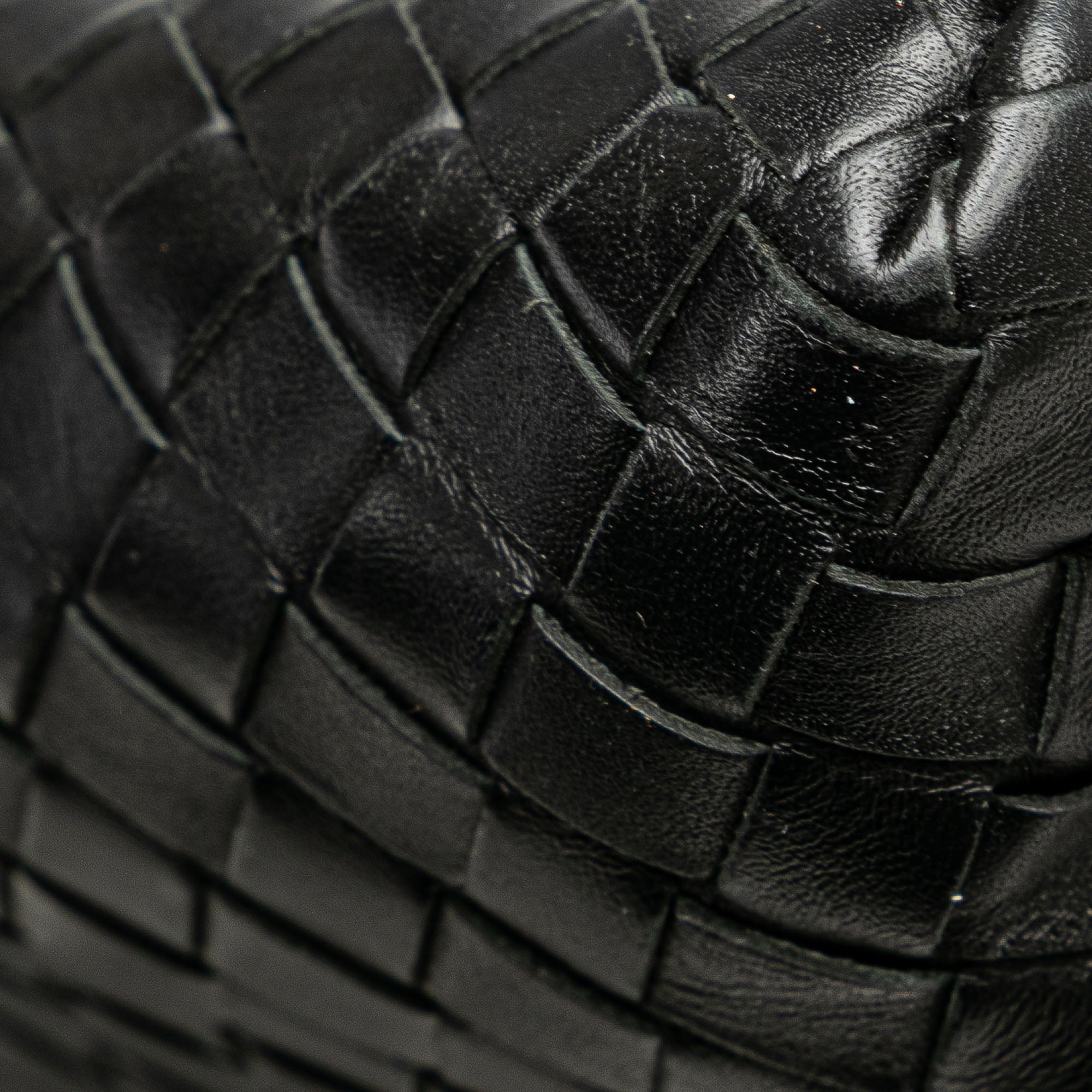 Bottega Veneta | Pre-Owned Leather Intrecciato Crossbody | Black