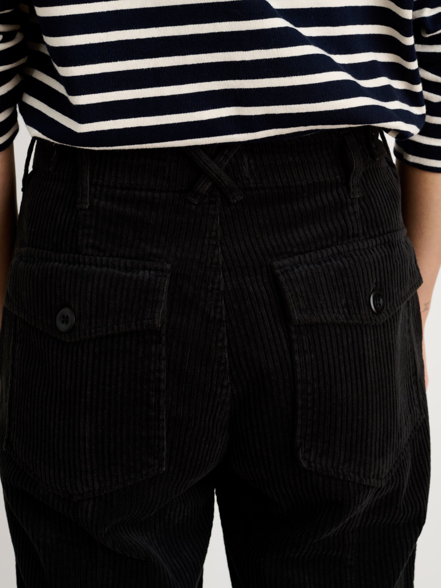 Women | The Neil Straight Leg Pant | Corduroy Black