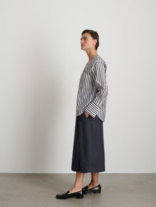 Women | Crosby V-Neck Shirt | Striped Cotton Poplin Charcoal x White