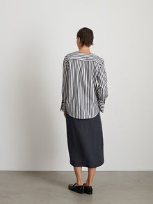 Women | Crosby V-Neck Shirt | Striped Cotton Poplin Charcoal x White