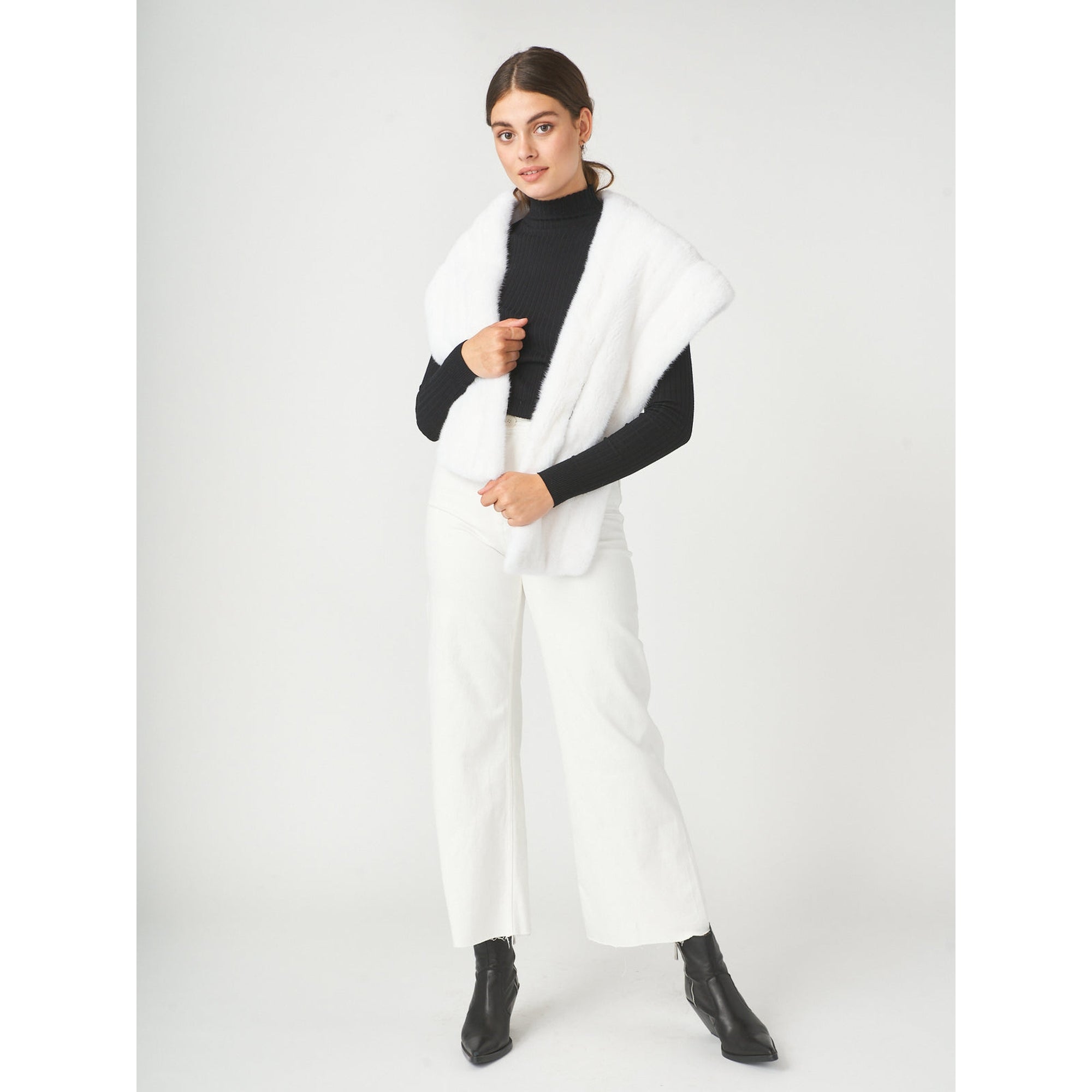 Women | Mink Fur Pull-Through Stole | White