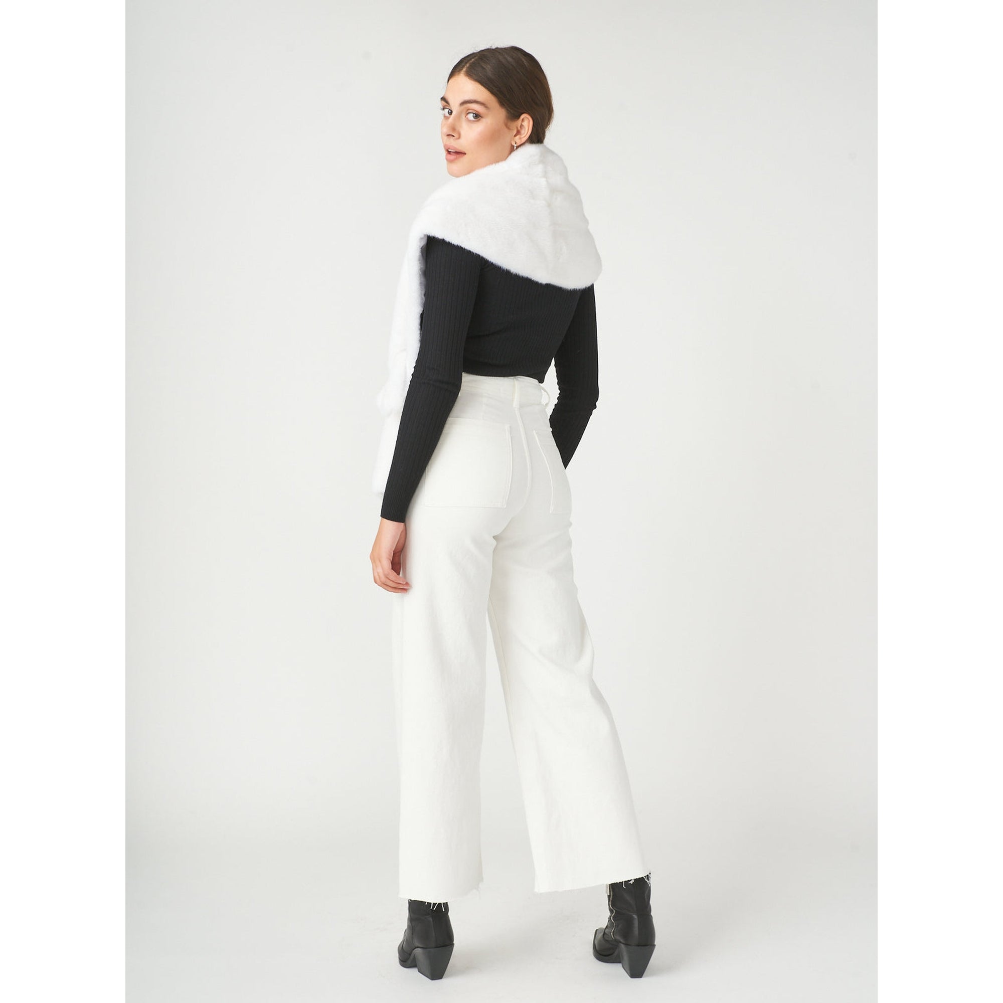 Women | Mink Fur Pull-Through Stole | White