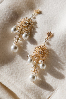 Women | Star Pearl Drop Earrings | Gold