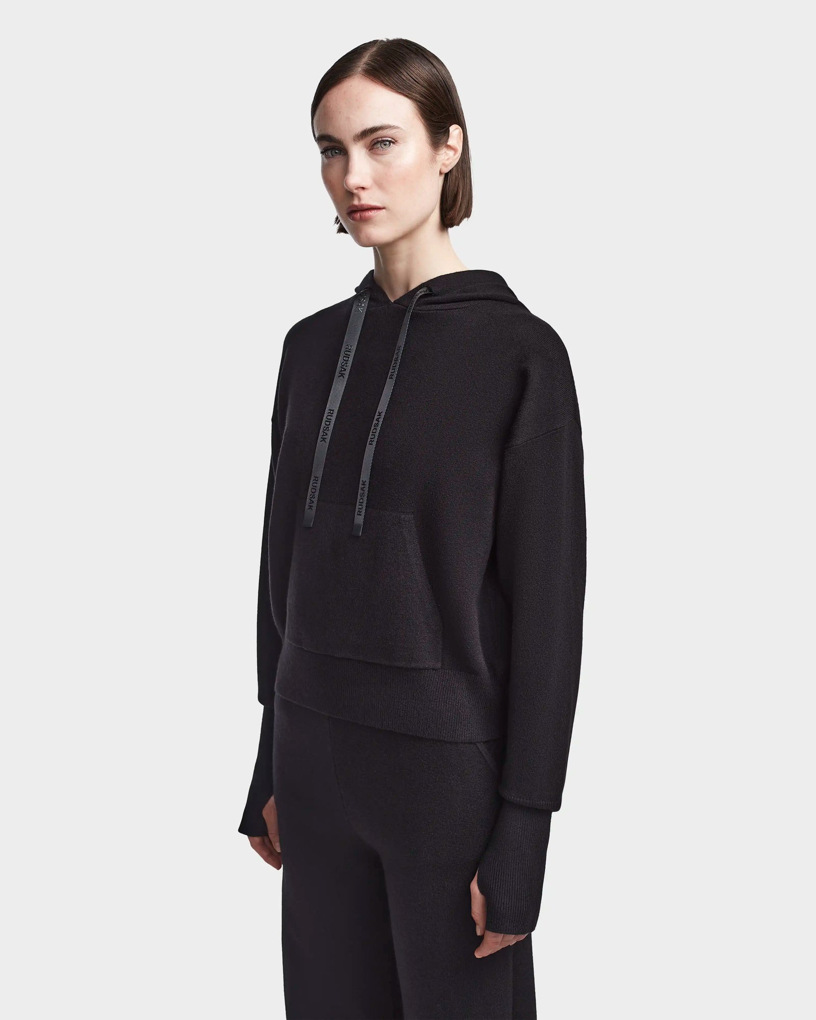 Women | ESSI Knit Hoodi | Black