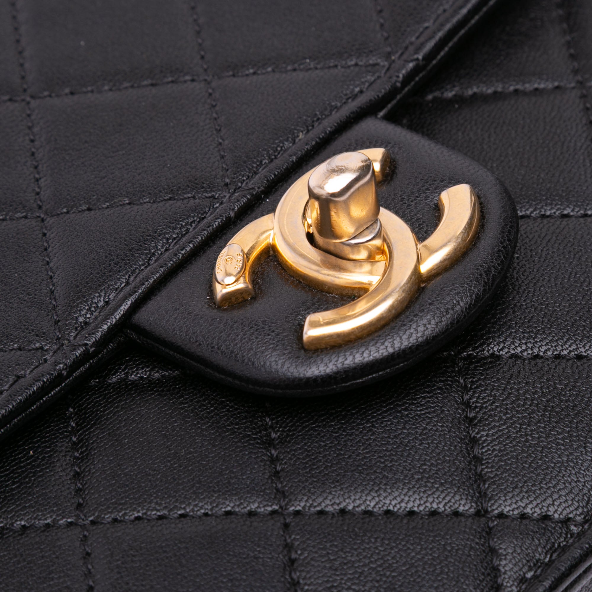 Chanel | Pre-Owned Small Lambskin Chic Glass Pearls Flap | Black