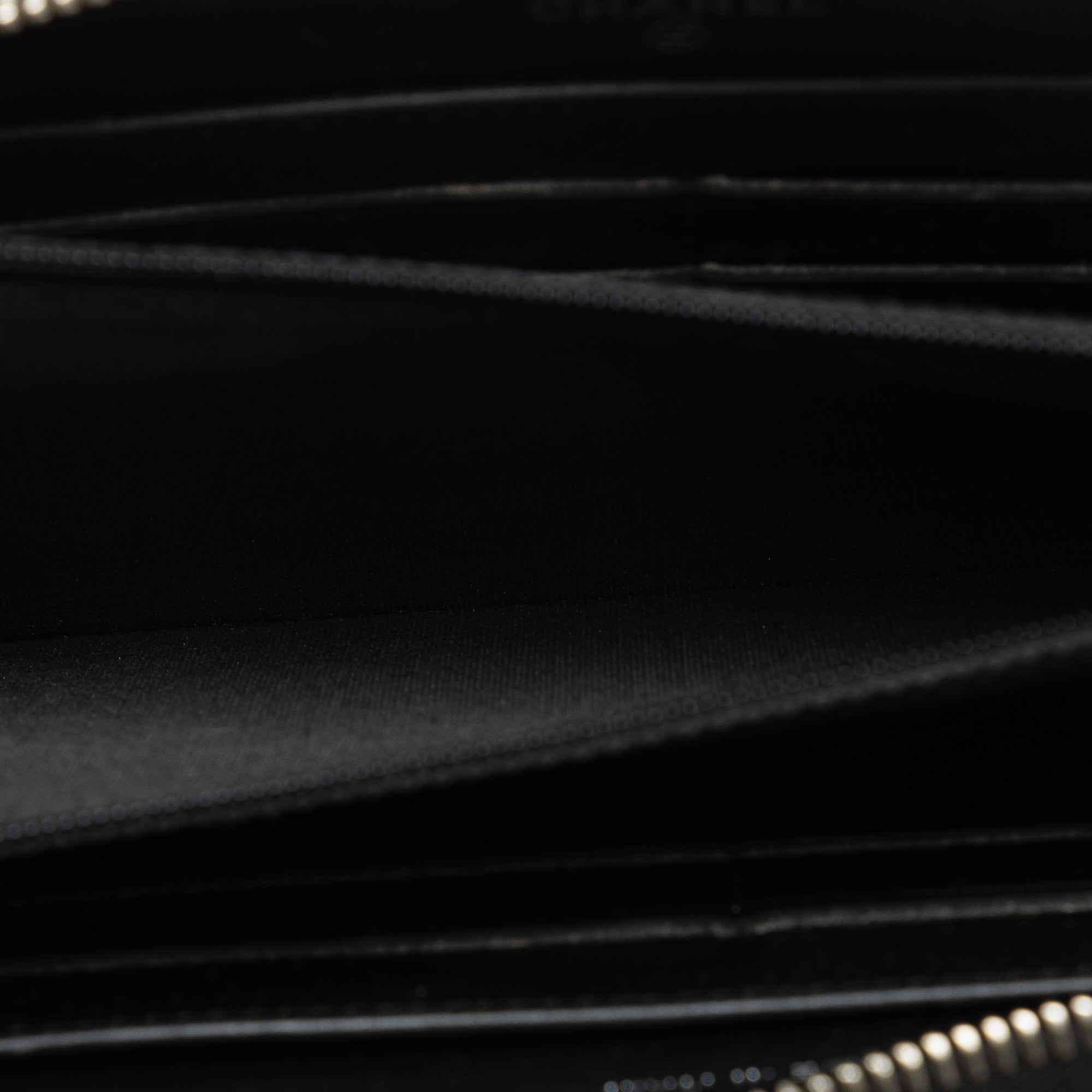 Chanel | Pre-Owned Tweed Deauville Continental Wallet | Gray