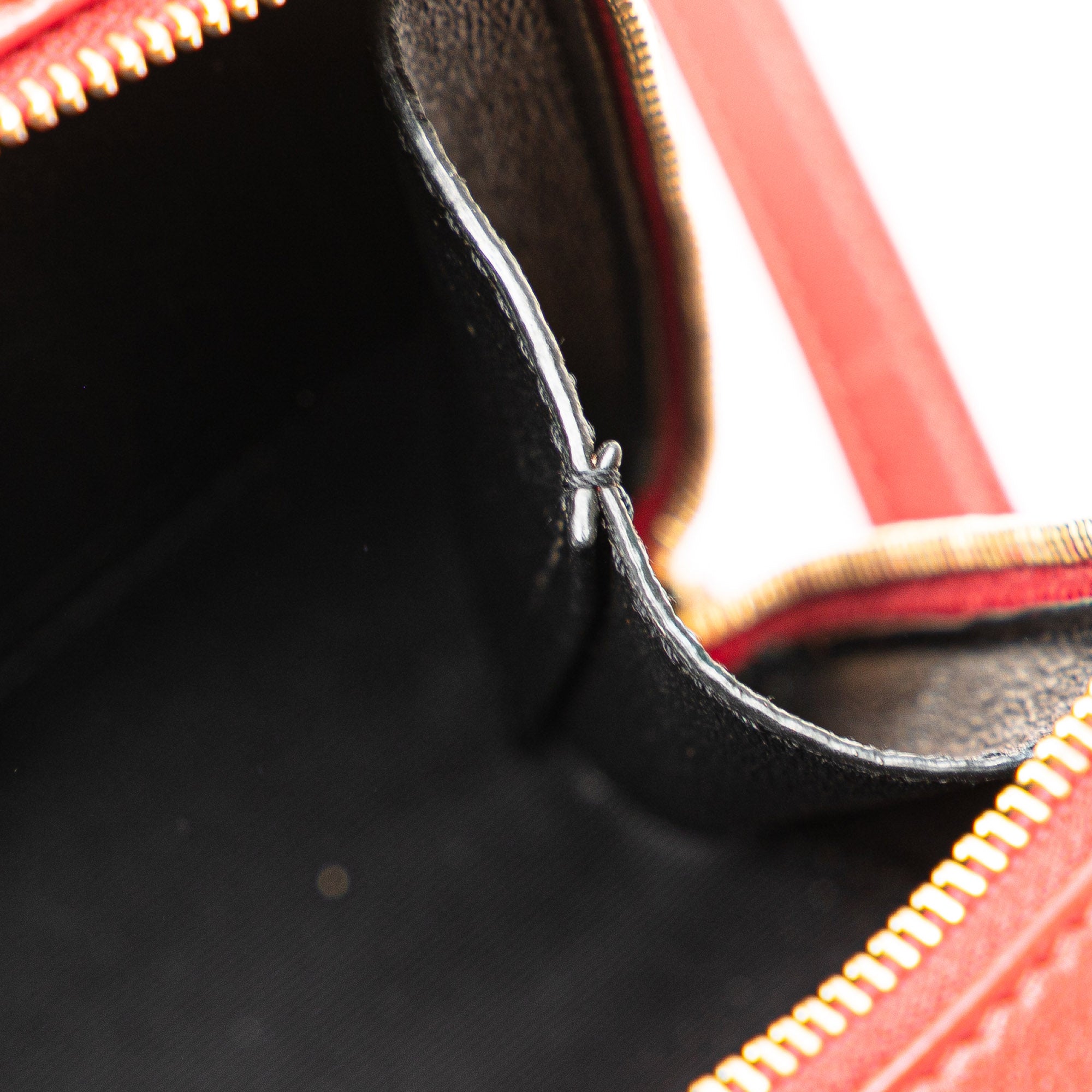 Saint Laurent | Pre-Owned Toy Lambskin Vicky Crossbody | Red