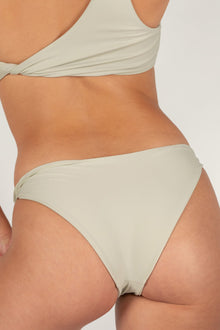 Desi Bottom | Oyster