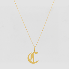 The Old English Pendant Necklace Uppercase | Gold Vermeil