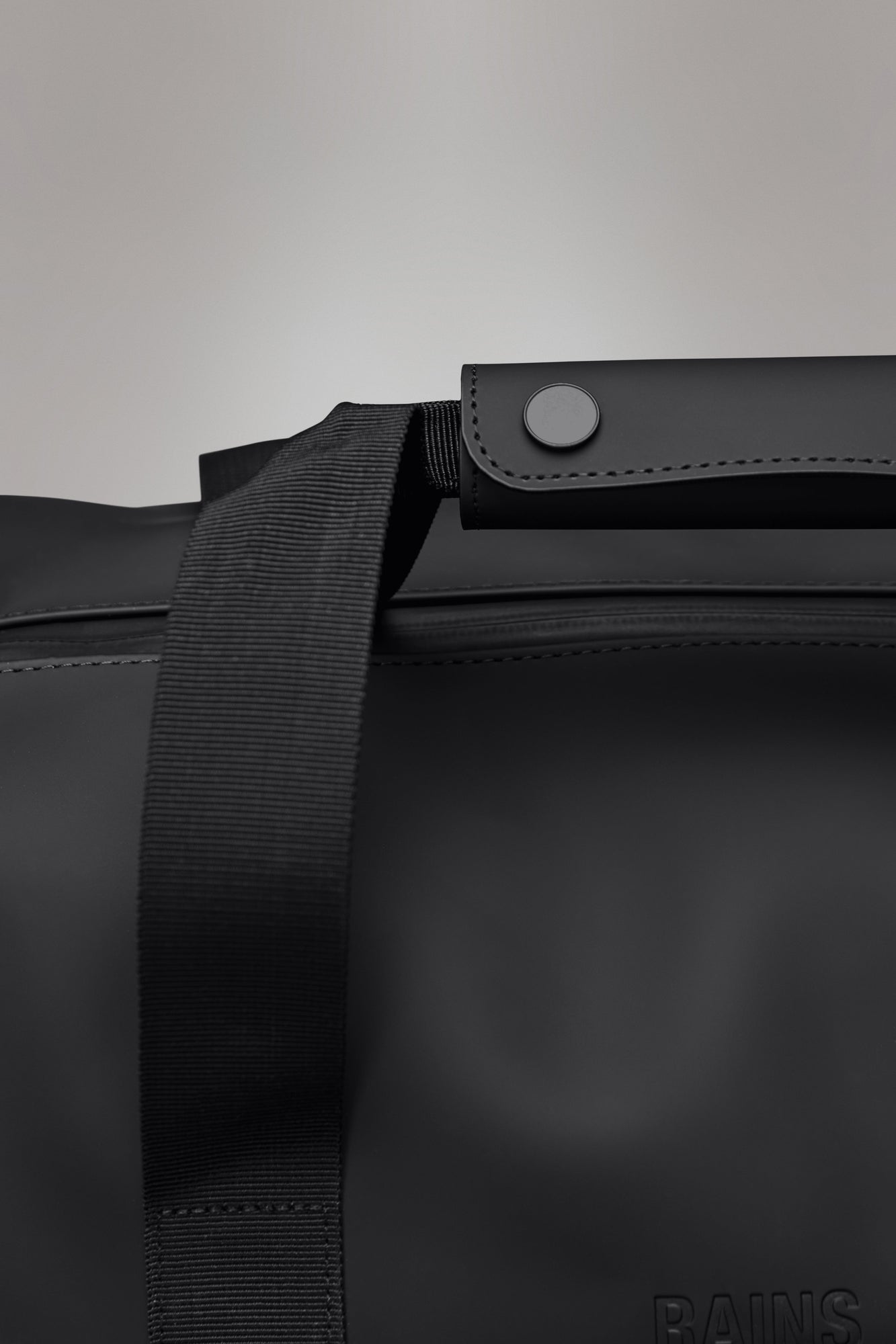 RAINS Hilo Weekend Bag Small Honor 18L H29 x D18 x W50 cm Weekender