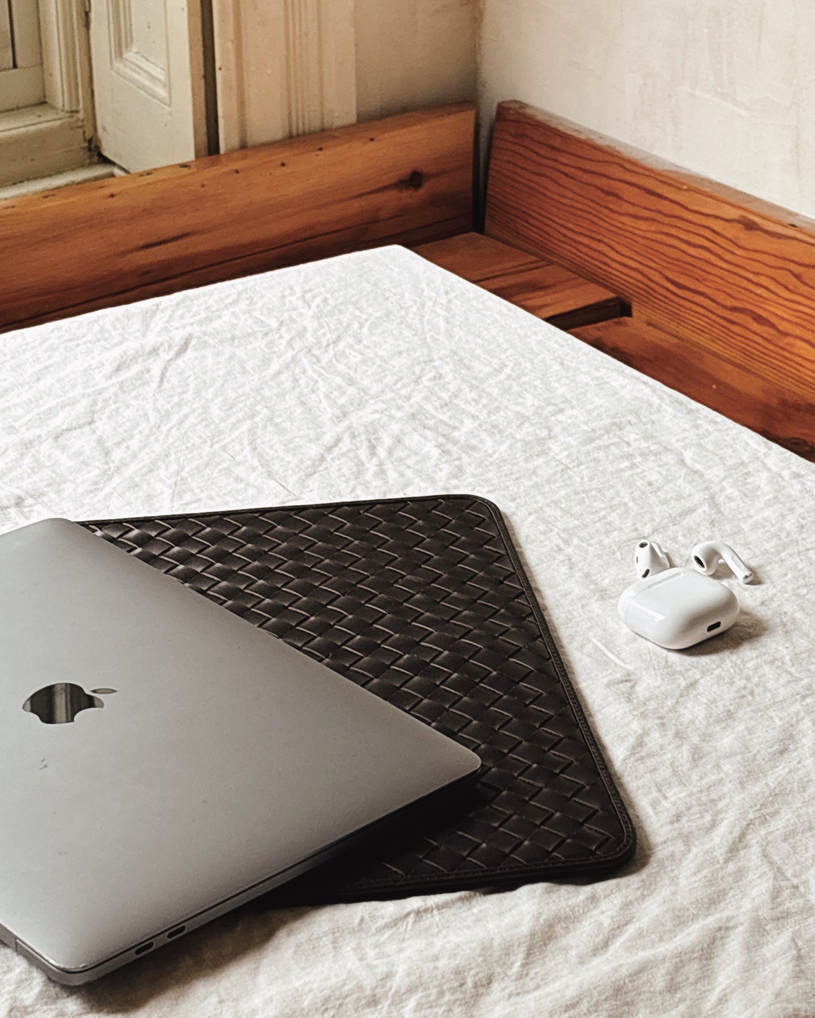 Lia Laptop Case - Carre Weave | Espresso