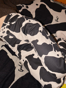 Robyn Jean | Cow